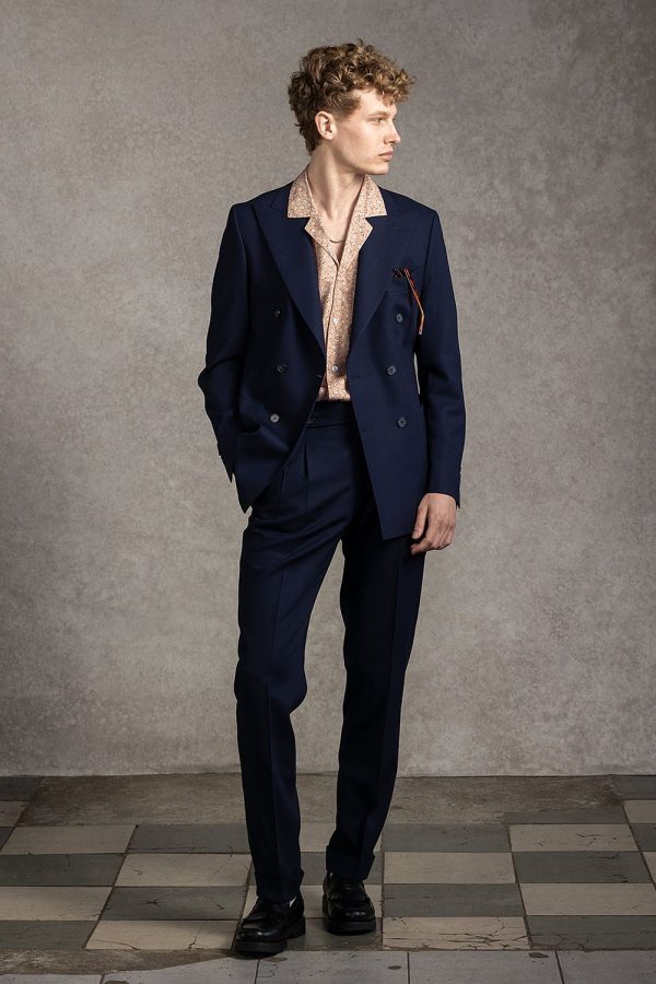 Granatowy dwurzędowy garnitur Milano z fresco